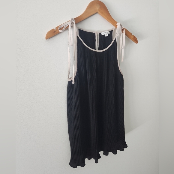 Olivia Grey Pleated Tank Top - Picture 2 of 10